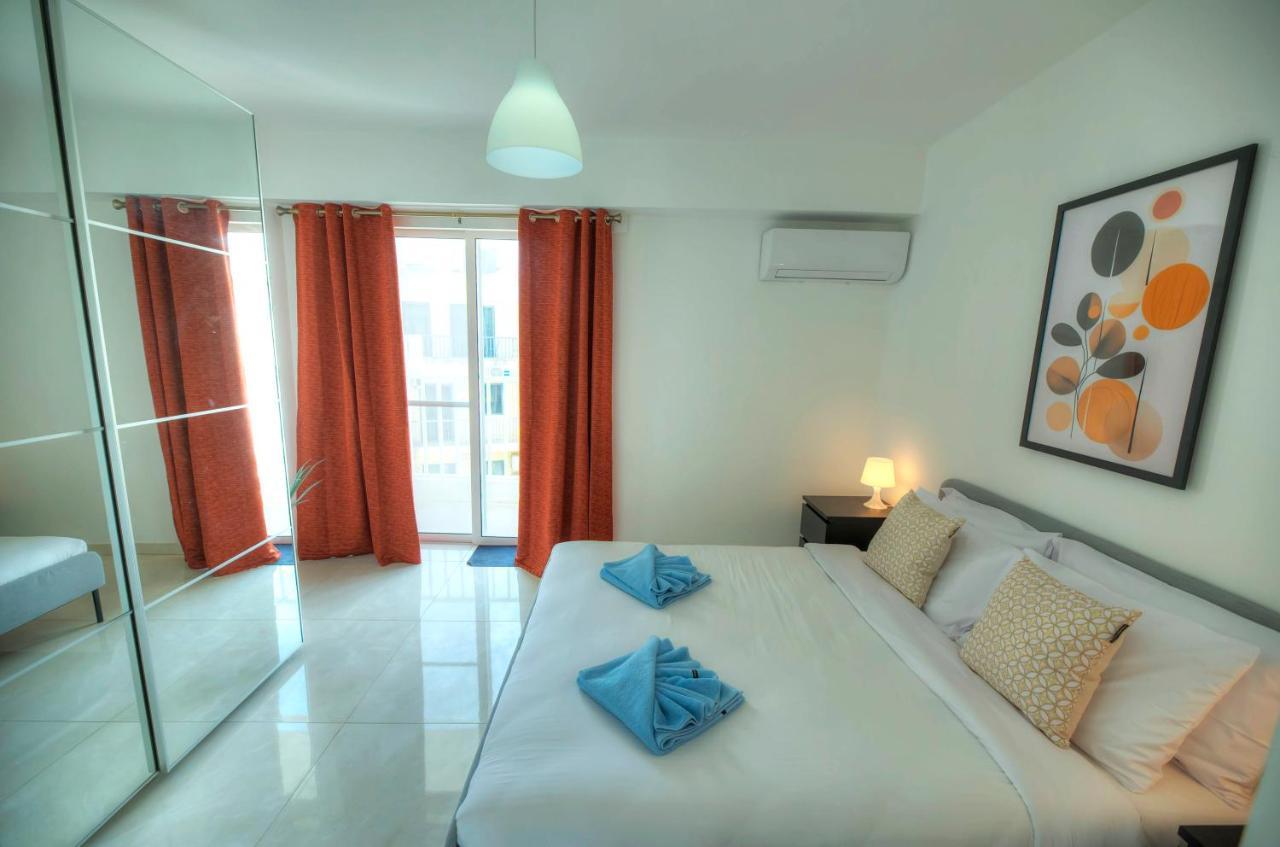 Seafront Beautifully Furnished 2 Bedrooms Gogzr-3 Gzira Экстерьер фото