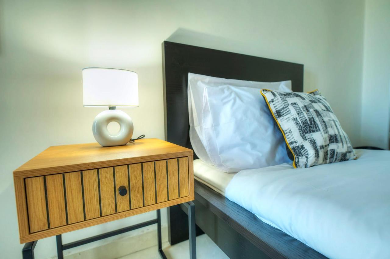 Seafront Beautifully Furnished 2 Bedrooms Gogzr-3 Gzira Экстерьер фото