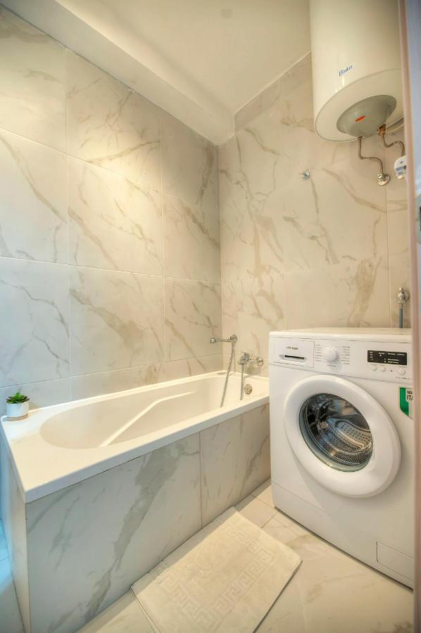 Seafront Beautifully Furnished 2 Bedrooms Gogzr-3 Gzira Экстерьер фото