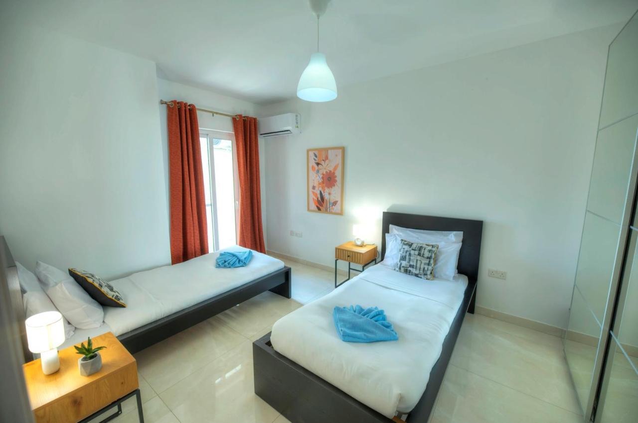 Seafront Beautifully Furnished 2 Bedrooms Gogzr-3 Gzira Экстерьер фото